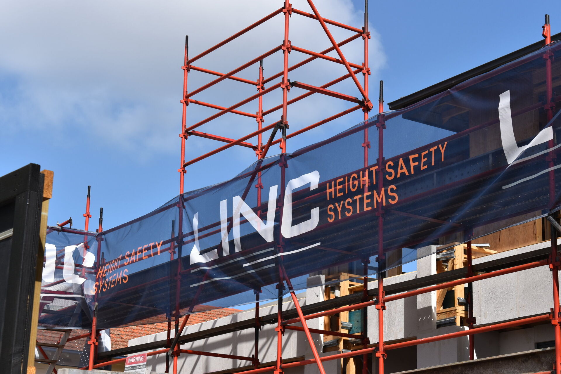 LINC scaffolding installed on a residential build